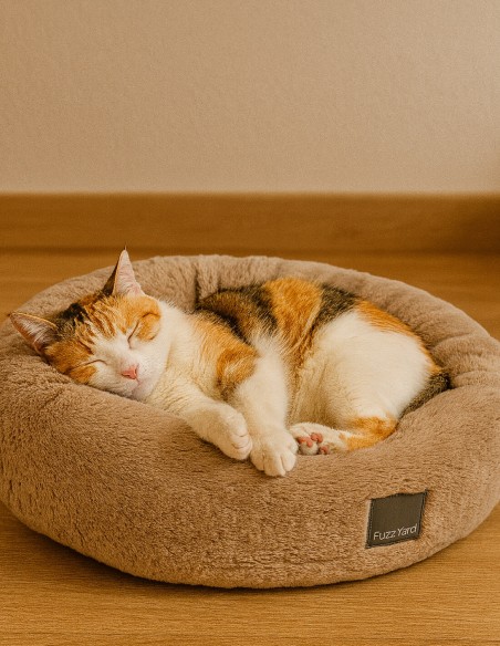 FuzzYard Cama Dreameazzzy Antiestrés Chai M - Para Perros y Gatos